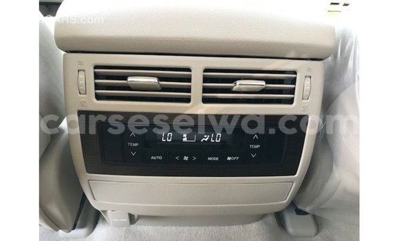 Buy Import Toyota Land Cruiser White Car in Import - Dubai in East Mahé Buy Import Toyota Land Cruiser White Car in Import - Dubai in East Mahé