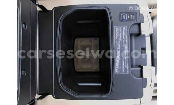 Buy Import Toyota Land Cruiser White Car in Import - Dubai in East Mahé Buy Import Toyota Land Cruiser White Car in Import - Dubai in East Mahé