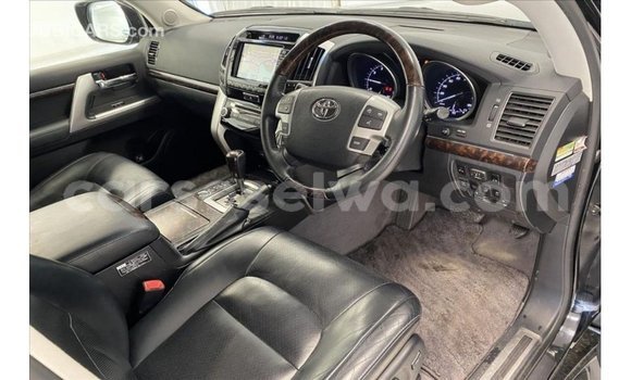 Buy Import Toyota Land Cruiser Black Car in Import - Dubai in East Mahé Buy Import Toyota Land Cruiser Black Car in Import - Dubai in East Mahé