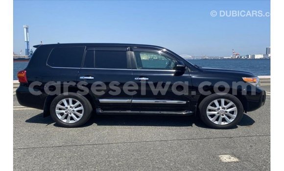 Buy Import Toyota Land Cruiser Black Car in Import - Dubai in East Mahé Buy Import Toyota Land Cruiser Black Car in Import - Dubai in East Mahé