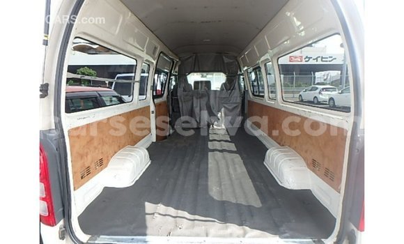 Buy Import Toyota Hiace White Car in Import - Dubai in East Mahé Buy Import Toyota Hiace White Car in Import - Dubai in East Mahé