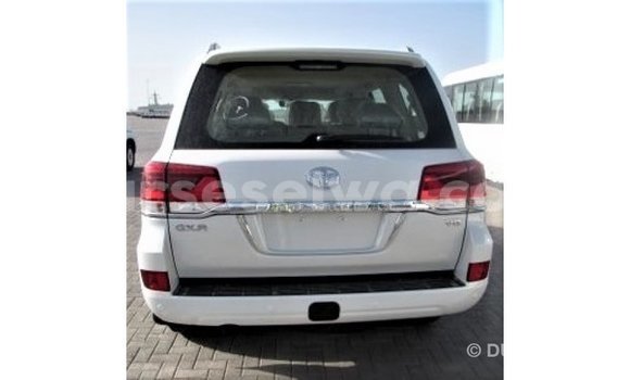 Buy Import Toyota Land Cruiser White Car in Import - Dubai in East Mahé Buy Import Toyota Land Cruiser White Car in Import - Dubai in East Mahé