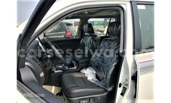 Buy Import Toyota Land Cruiser White Car in Import - Dubai in East Mahé Buy Import Toyota Land Cruiser White Car in Import - Dubai in East Mahé