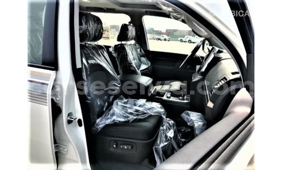 Buy Import Toyota Land Cruiser White Car in Import - Dubai in East Mahé Buy Import Toyota Land Cruiser White Car in Import - Dubai in East Mahé