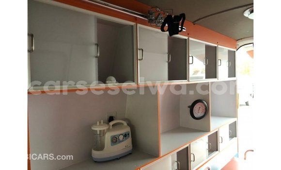 Buy Import Toyota Hiace White Car in Import - Dubai in East Mahé Buy Import Toyota Hiace White Car in Import - Dubai in East Mahé