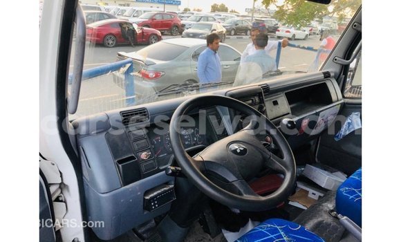 Buy Import Mitsubishi Carisma White Car in Import - Dubai in East Mahé Buy Import Mitsubishi Carisma White Car in Import - Dubai in East Mahé