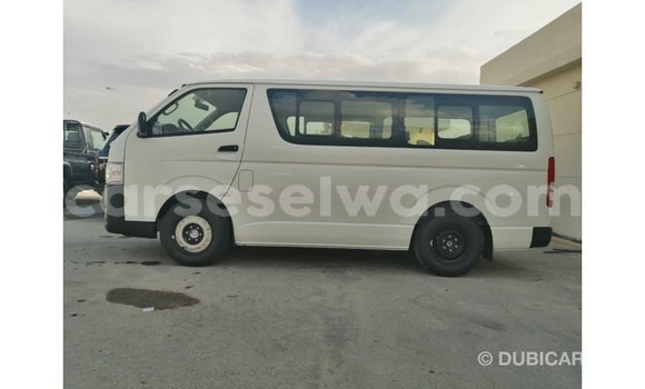 Buy Import Toyota DA White Truck in Import - Dubai in East Mahé Buy Import Toyota DA White Truck in Import - Dubai in East Mahé