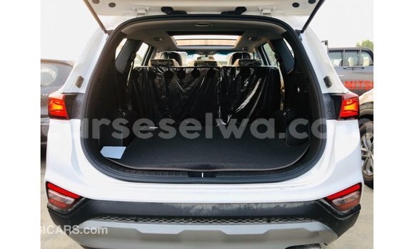 Buy Import Hyundai Santa Fe White Car in Import - Dubai in East Mahé Buy Import Hyundai Santa Fe White Car in Import - Dubai in East Mahé
