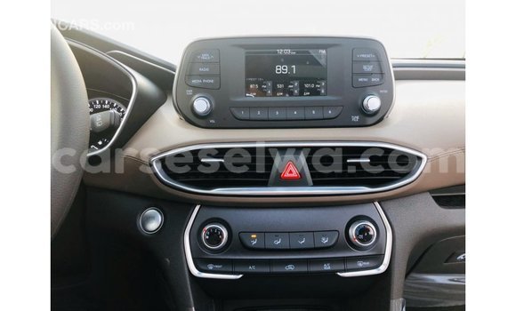 Buy Import Hyundai Santa Fe White Car in Import - Dubai in East Mahé Buy Import Hyundai Santa Fe White Car in Import - Dubai in East Mahé