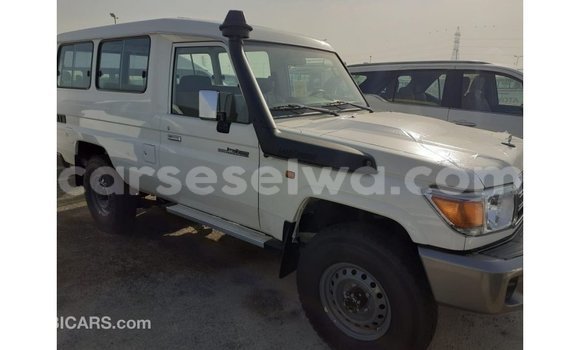 Buy Import Toyota Land Cruiser White Car in Import - Dubai in East Mahé Buy Import Toyota Land Cruiser White Car in Import - Dubai in East Mahé