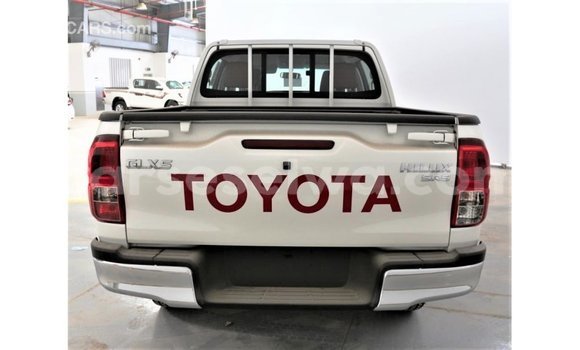 Buy Import Toyota Hilux White Car in Import - Dubai in East Mahé Buy Import Toyota Hilux White Car in Import - Dubai in East Mahé
