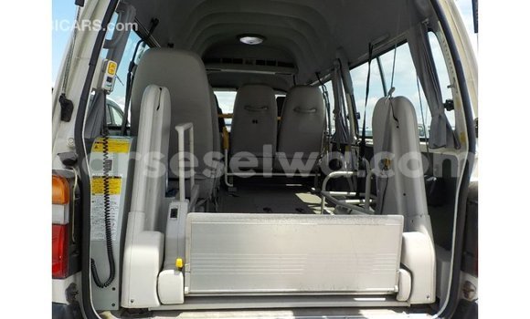 Buy Import Toyota Hiace White Car in Import - Dubai in East Mahé Buy Import Toyota Hiace White Car in Import - Dubai in East Mahé