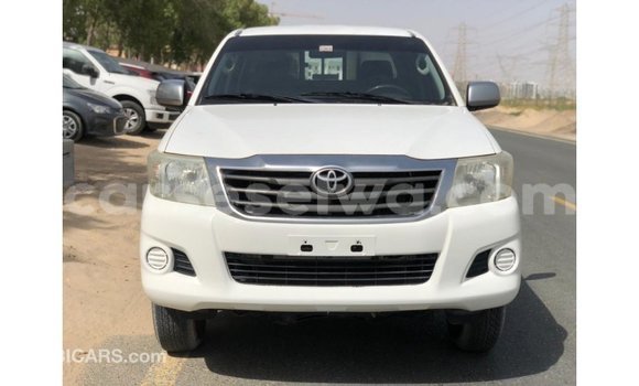 Buy Import Toyota Hilux White Car in Import - Dubai in East Mahé Buy Import Toyota Hilux White Car in Import - Dubai in East Mahé