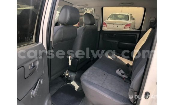 Buy Import Toyota Hilux White Car in Import - Dubai in East Mahé Buy Import Toyota Hilux White Car in Import - Dubai in East Mahé