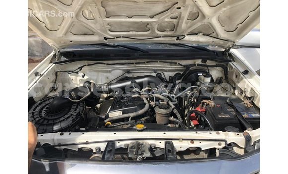 Buy Import Toyota Hilux White Car in Import - Dubai in East Mahé Buy Import Toyota Hilux White Car in Import - Dubai in East Mahé