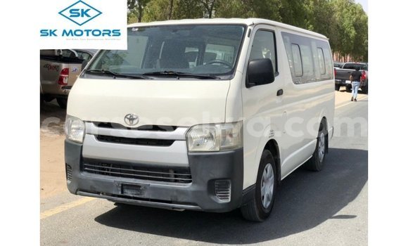Buy Import Toyota Hiace White Car in Import - Dubai in East Mahé