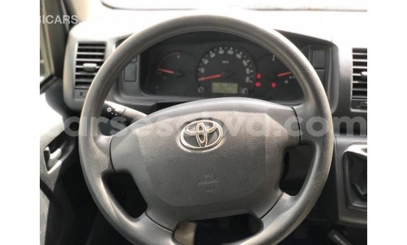 Buy Import Toyota Hiace White Car in Import - Dubai in East Mahé Buy Import Toyota Hiace White Car in Import - Dubai in East Mahé