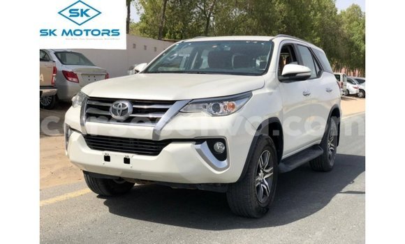Buy Import Toyota Fortuner White Car in Import - Dubai in East Mahé