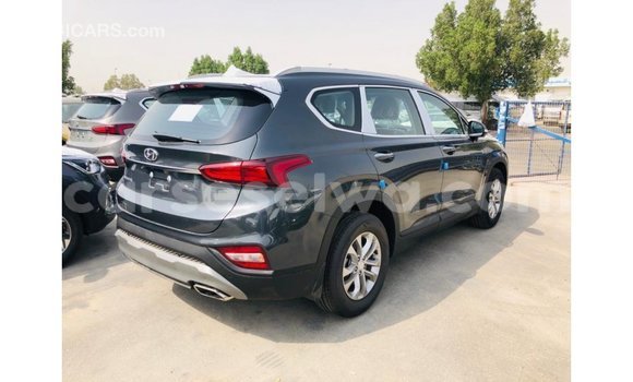 Buy Import Hyundai Santa Fe Green Car in Import - Dubai in East Mahé Buy Import Hyundai Santa Fe Green Car in Import - Dubai in East Mahé