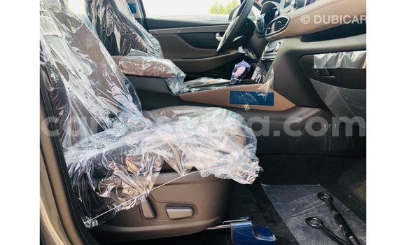 Buy Import Hyundai Santa Fe Green Car in Import - Dubai in East Mahé Buy Import Hyundai Santa Fe Green Car in Import - Dubai in East Mahé