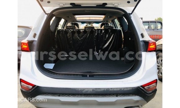 Buy Import Hyundai Santa Fe White Car in Import - Dubai in East Mahé Buy Import Hyundai Santa Fe White Car in Import - Dubai in East Mahé