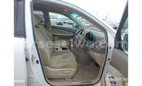 Buy Import Toyota Harrier White Car in Import - Dubai in East Mahé Buy Import Toyota Harrier White Car in Import - Dubai in East Mahé