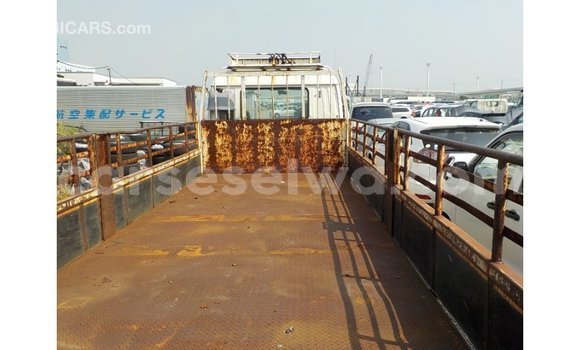 Buy Import Isuzu Rodeo White Car in Import - Dubai in East Mahé Buy Import Isuzu Rodeo White Car in Import - Dubai in East Mahé