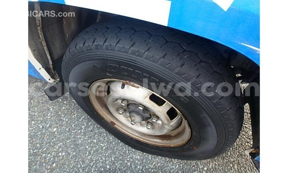 Buy Import Nissan Caravan White Car in Import - Dubai in East Mahé Buy Import Nissan Caravan White Car in Import - Dubai in East Mahé