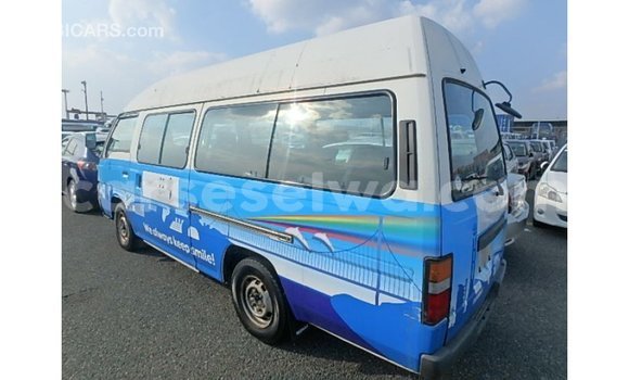 Buy Import Nissan Caravan White Car in Import - Dubai in East Mahé Buy Import Nissan Caravan White Car in Import - Dubai in East Mahé