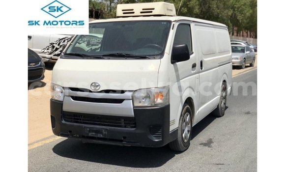 Buy Import Toyota Hiace White Car in Import - Dubai in East Mahé