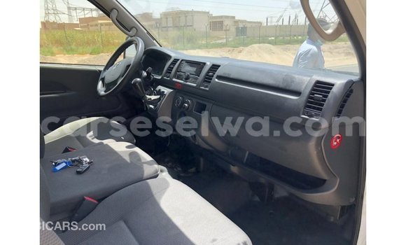 Buy Import Toyota Hiace White Car in Import - Dubai in East Mahé Buy Import Toyota Hiace White Car in Import - Dubai in East Mahé