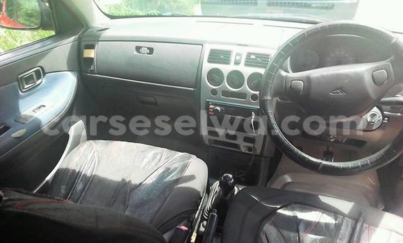 Acheter Occasion Voiture Daihatsu Sirion Rouge à Port Glaud, West Mahé Acheter Occasion Voiture Daihatsu Sirion Rouge à Port Glaud, West Mahé