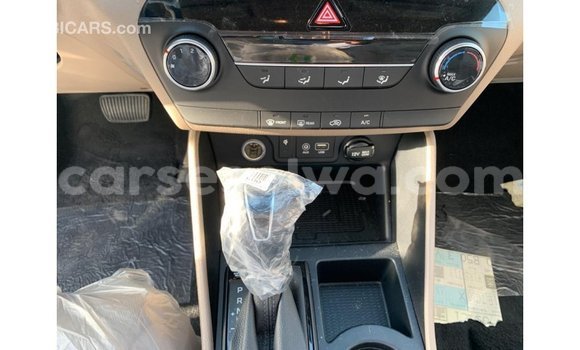 Buy Import Hyundai Tucson White Car in Import - Dubai in East Mahé Buy Import Hyundai Tucson White Car in Import - Dubai in East Mahé