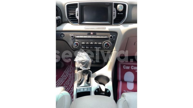 Big with watermark kia sportage east mahe import dubai 7318