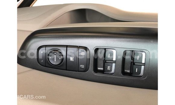 Buy Import Kia Sportage Other Car in Import - Dubai in East Mahé Buy Import Kia Sportage Other Car in Import - Dubai in East Mahé