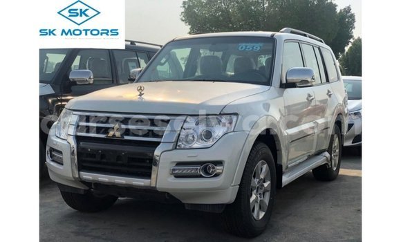 Buy Import Mitsubishi Pajero Black Car in Import - Dubai in East Mahé