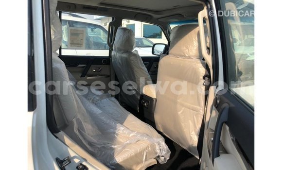Buy Import Mitsubishi Pajero Black Car in Import - Dubai in East Mahé Buy Import Mitsubishi Pajero Black Car in Import - Dubai in East Mahé