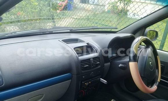 Buy Used Renault Clio Silver Car in Mahe in Victoria Buy Used Renault Clio Silver Car in Mahe in Victoria