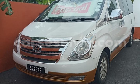 Buy Used Hyundai H1 White Car in Anse Aux Pins in East Mahé Buy Used Hyundai H1 White Car in Anse Aux Pins in East Mahé