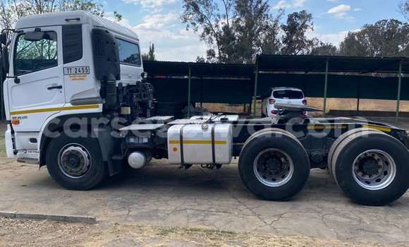 Buy Used Nissan Evalia White Truck in Import - Dubai in East Mahé Buy Used Nissan Evalia White Truck in Import - Dubai in East Mahé