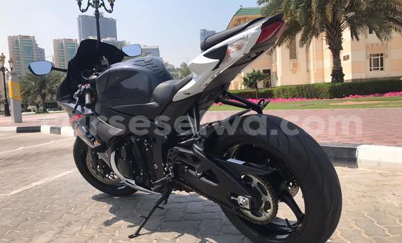 Acheter Occasion Moto Suzuki Boulevard Noir à Anse Volbert, Îles intérieures Acheter Occasion Moto Suzuki Boulevard Noir à Anse Volbert, Îles intérieures