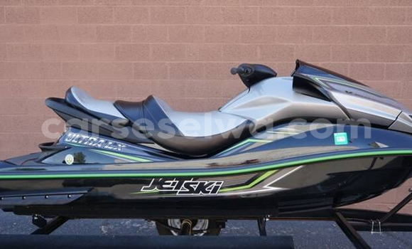 Acheter Occasion Moto Kawasaki Z Noir à Port Glaud, West Mahé Acheter Occasion Moto Kawasaki Z Noir à Port Glaud, West Mahé