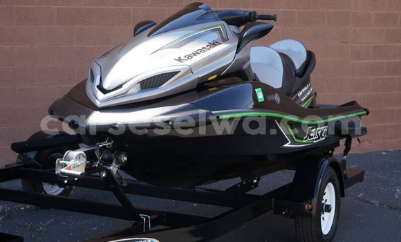 Acheter Occasion Moto Kawasaki Z Noir à Port Glaud, West Mahé Acheter Occasion Moto Kawasaki Z Noir à Port Glaud, West Mahé