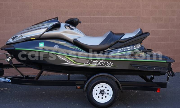 Acheter Occasion Moto Kawasaki Z Noir à Port Glaud, West Mahé Acheter Occasion Moto Kawasaki Z Noir à Port Glaud, West Mahé