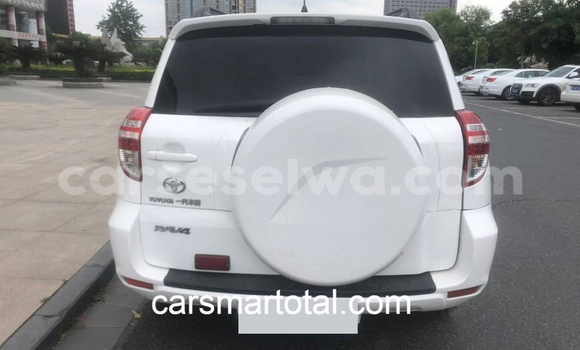 Buy Used Toyota RAV4 White Car in Cascade in Cascade Buy Used Toyota RAV4 White Car in Cascade in Cascade