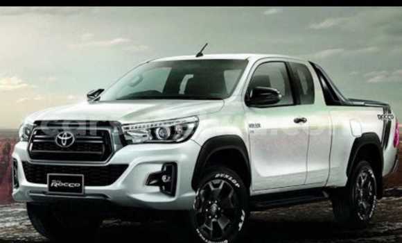 Buy Used Toyota Hilux White Car in Mahe in Victoria Buy Used Toyota Hilux White Car in Mahe in Victoria