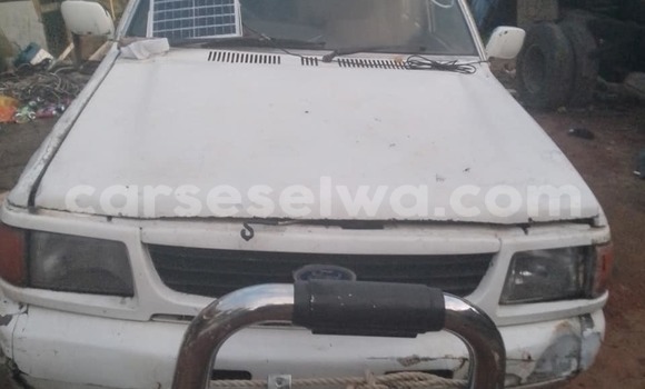 Buy Used Ford Aspire White Car in Beau Vallon in North Mahé Buy Used Ford Aspire White Car in Beau Vallon in North Mahé