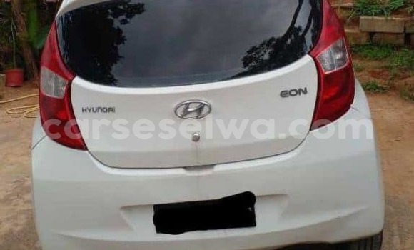 Buy Used Hyundai Accent White Car in Saint Louis in Greater Victoria Buy Used Hyundai Accent White Car in Saint Louis in Greater Victoria