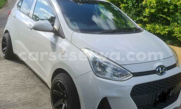 Buy Used Toyota Grand HiAce White Car in Saint Louis in Greater Victoria Buy Used Toyota Grand HiAce White Car in Saint Louis in Greater Victoria