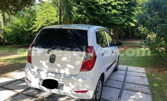Acheter Occasion Voiture Hyundai i10 Blanc à Beau Vallon, Nord Mahé Acheter Occasion Voiture Hyundai i10 Blanc à Beau Vallon, Nord Mahé